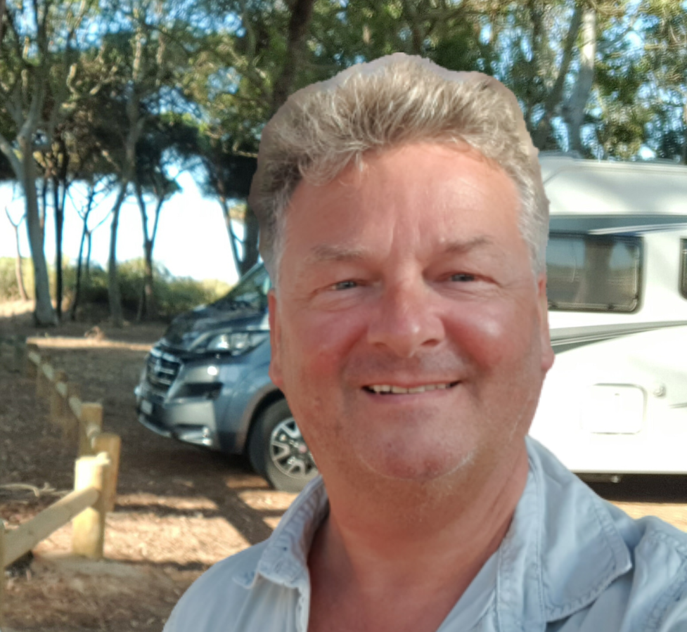 Profilbild mit Pinien uns Wohnmobil